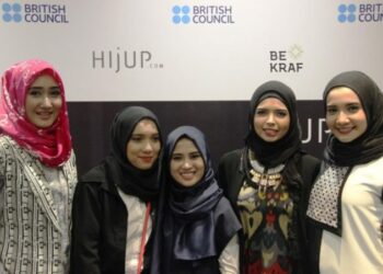 British Council dan HijUp Promosikan Busana Muslim di London Fashion Week 2016