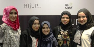 British Council dan HijUp Promosikan Busana Muslim di London Fashion Week 2016