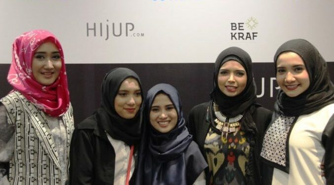 British Council dan HijUp Promosikan Busana Muslim di London Fashion Week 2016