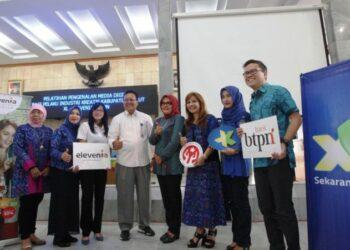 Pelatihan Digital Crafter Bagi Pengrajin Garut