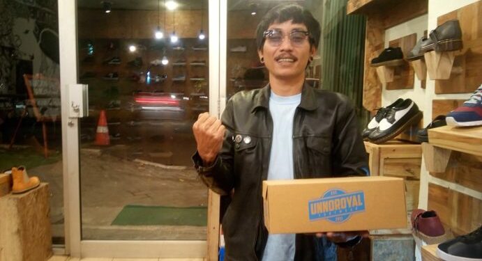 Achmad Zaki Yammani, Berbisnis Sepatu Gara Gara Punk Rock