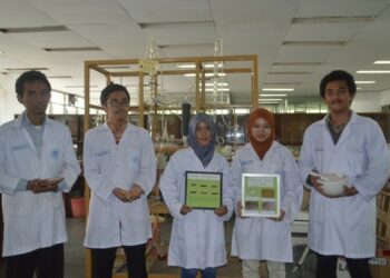 Kantong Plastik dari Biji Durian