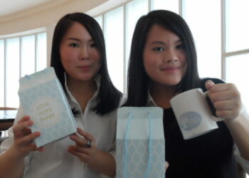 Sabrina & Elena Bensawan : Tak Perlu Menunggu Tua Untuk Berbagi