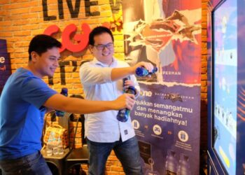 Interaktif Dengan Mizone dan Batman vs Superman