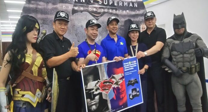 Xl-Indomaret Sedia Merchandise Superman Vs Batman