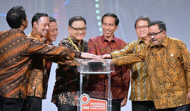 Presiden Jokowi Buka Pameran Indonesia E-Commerce Summit & Expo 2016