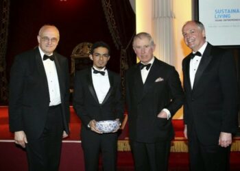 Gamal Albinsaid, Raih Penghargaan Pangeran Charles Berkat Klinik Asuransi Sampah