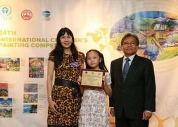 Anak Indonesia Juara Lukis Lingkungan Hidup Internasional