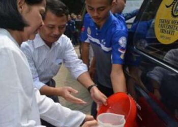 Keliling Jawa dengan Solar Plastik