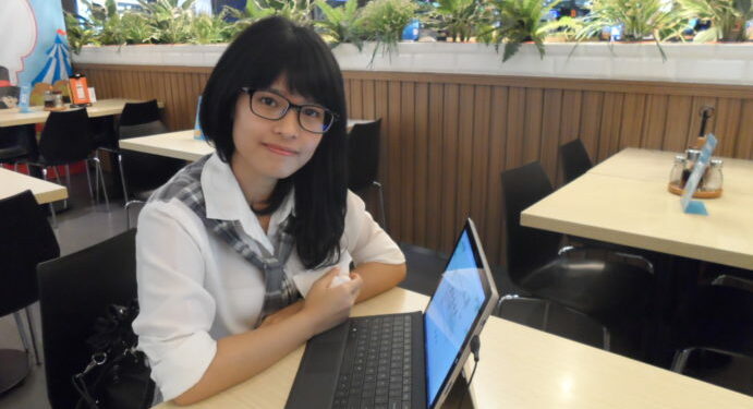 Veronica Stevany : Piawai Dalam Berbagai Gaya Desain Grafis