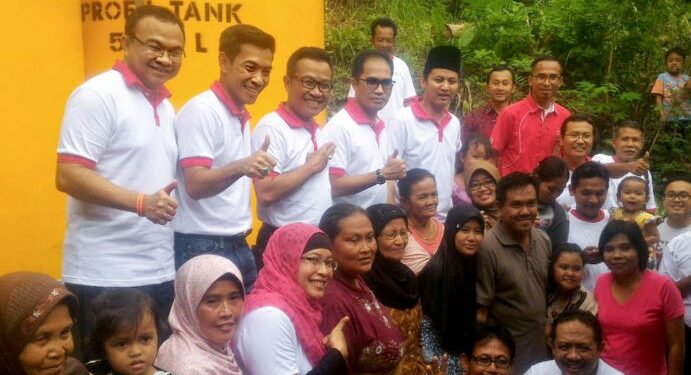 Bangun Sarana Air Bersih dan MCK bagi Warga Jawa Timur