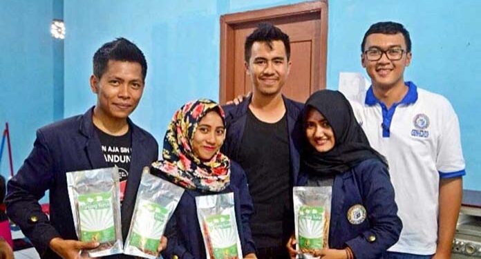 Mahasiswa Manfaatkan Buah Pepaya Terbuang