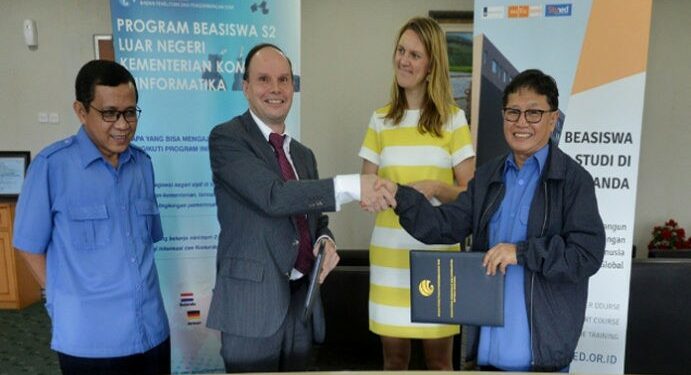 Kominfo Siapkan Beasiswa WNI Ke Belanda
