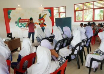 Telkomsel Gelar Edukasi #internetBAIK Hingga Perbatasan Negara