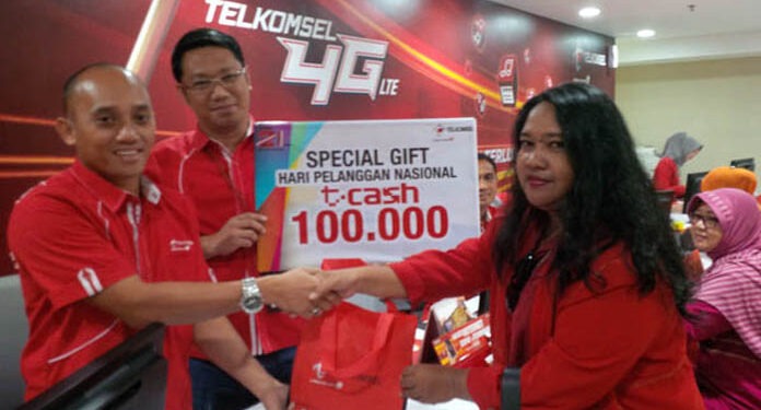 Hari Pelanggan 2016, Telkomsel Tingkatkan Layanan