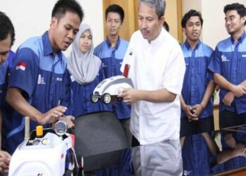 Tim Spektronics ITS Berlaga di Australia