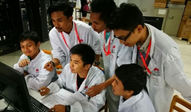 Huawei Ajak 15 Mahasiswa Terbaik Ikut Pelatihan TIK di Tiongkok