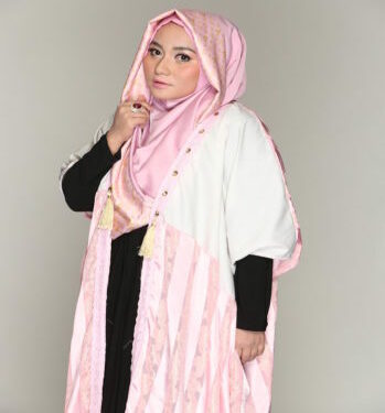 Anniesa Hasibuan : Karya Desain Modenya Mendunia