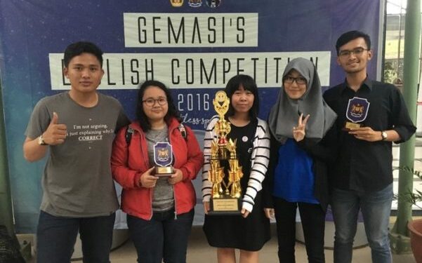 Tim Tel-U Raih Juara Umum dalam Gemasi English Challenge 2016