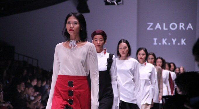 Zalora Hadirkan Koleksi Desain Jakarta Fashion Week