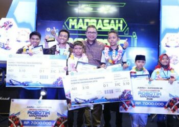 Festival dan Kompetisi Robotik Madrasah 2016