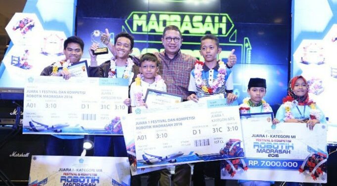 Festival dan Kompetisi Robotik Madrasah 2016
