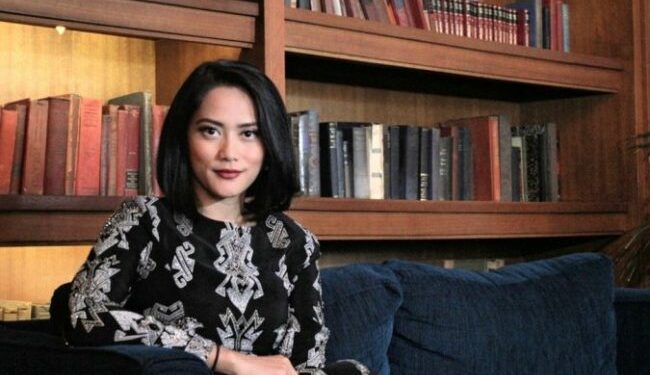 Dina Rimandra Handayani : Ingin Merawat Tradisi Batik
