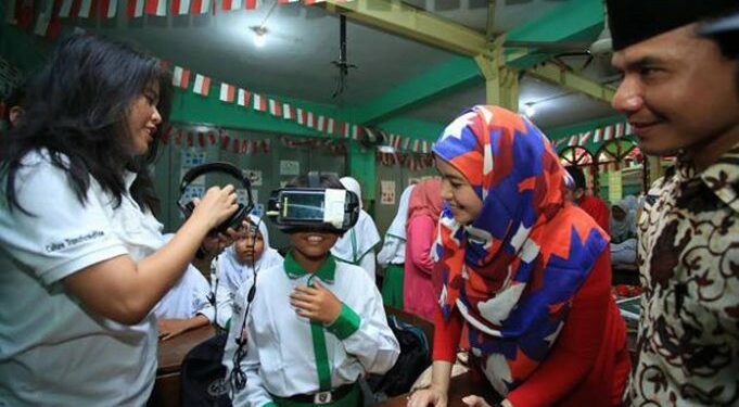 Indosat Ooredoo Perkenalkan Teknologi VR ke Sekolah