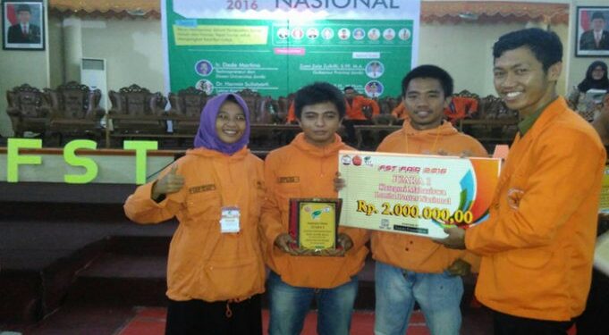 Tim UNHAS Juara I Festival Sains Dan Teknologi