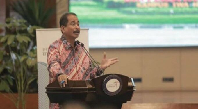 Pemerintah Targetkan Capai 15 Juta Wisman di 2017