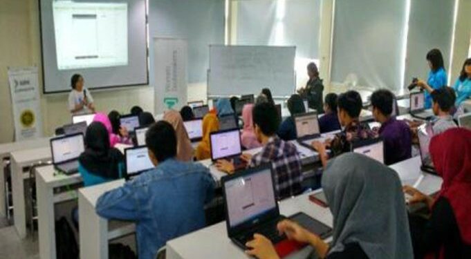 STTS Surabaya Dapat Software Senilai Rp 599 M