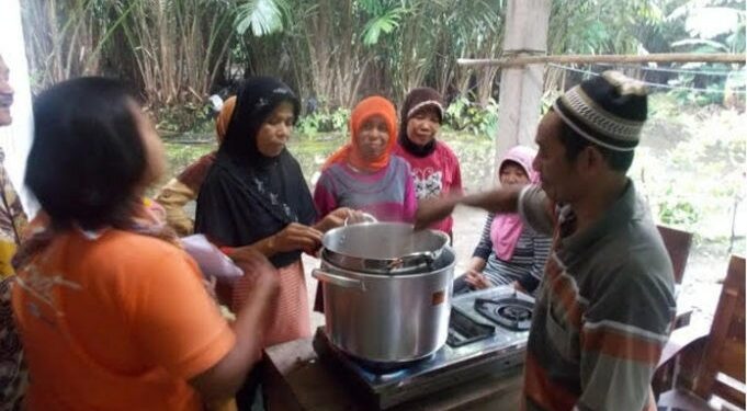 Mahasiswa UGM Bina Peternak Susu Di Sleman Tingkatkan Pendapatan