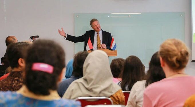 UI dan Universiteit Belanda Bertukar Ilmu Lewat Program Winter School