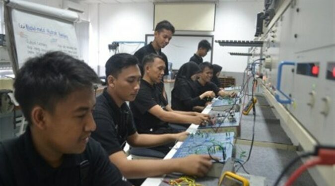 Mercedes-Benz Indonesia Buka Program Beasiswa