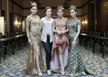 Gaun Wayang Meggie di NY Couture Fashion Week 2017