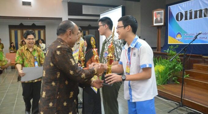 Fakultas Teknobiologi UAJY Gelar Olimpiade Biologi SMA Nasional