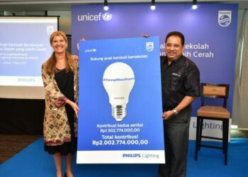 Philips Lighting Donasikan Hasil Penjualan Untuk Program “Kembali ke Sekolah”