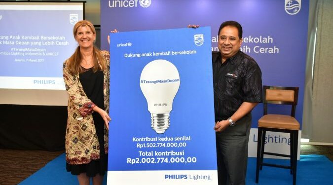 Philips Lighting Donasikan Hasil Penjualan Untuk Program “Kembali ke Sekolah”
