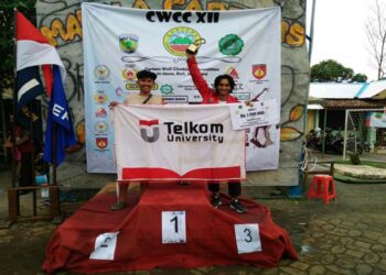 Pemanjat Tebing Telkom University Juarai Kompetisi Nasional