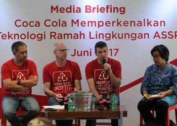 Coca Cola Komit Kurangi Limbah Plastik
