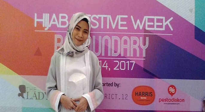 Anis Saffira : Terinspirasi Mengumpulkan dan Memasarkan Karya Para Desainer Fesyen Muslim Lokal