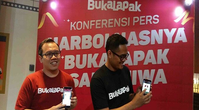 Orang Indonesia Berbelanja di Waktu Kerja
