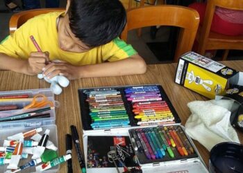 Bantu Pendidikan Anak-Anak, Resto Cepat Saji Ini Jual Boneka