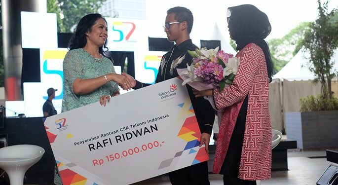 Rafi Ridwan, Desainer Muda Indonesia Yang Mendunia