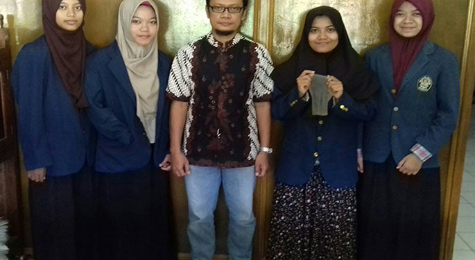 Plastik Biodegradable  Berbahan Sukun dan Bonggol Jagung