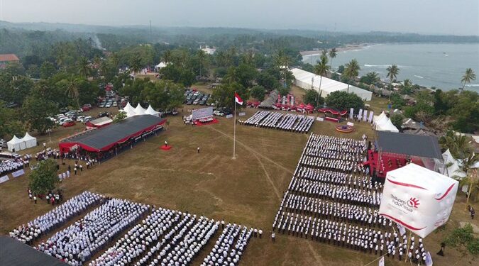 Upacara Peringatan 72 Tahun Kemerdekaan RI Telkom dan Krakatau Steel Tegaskan Komitmen BUMN Hadir untuk Negeri di Provinsi Banten