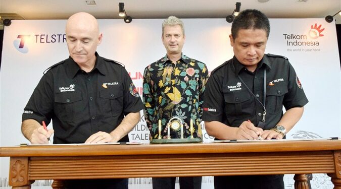 Mempersiapkan Generasi Penerus Menjadi Pemimpin Teknologi Global TelkomGroup dan Telstra Sepakati Kerjasama Talent Exchange Pilot Program