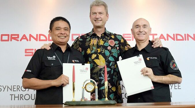 Tingkatkan SDM, Telkom Gandeng Telstra