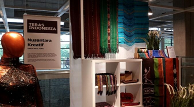 Produk UKM Batik, Tenun dan Tas Kain Hadir di Teras Indonesia