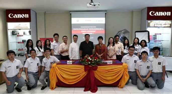 Datascrip Gelar Ekskul Fotografi Untuk Siswa SMU